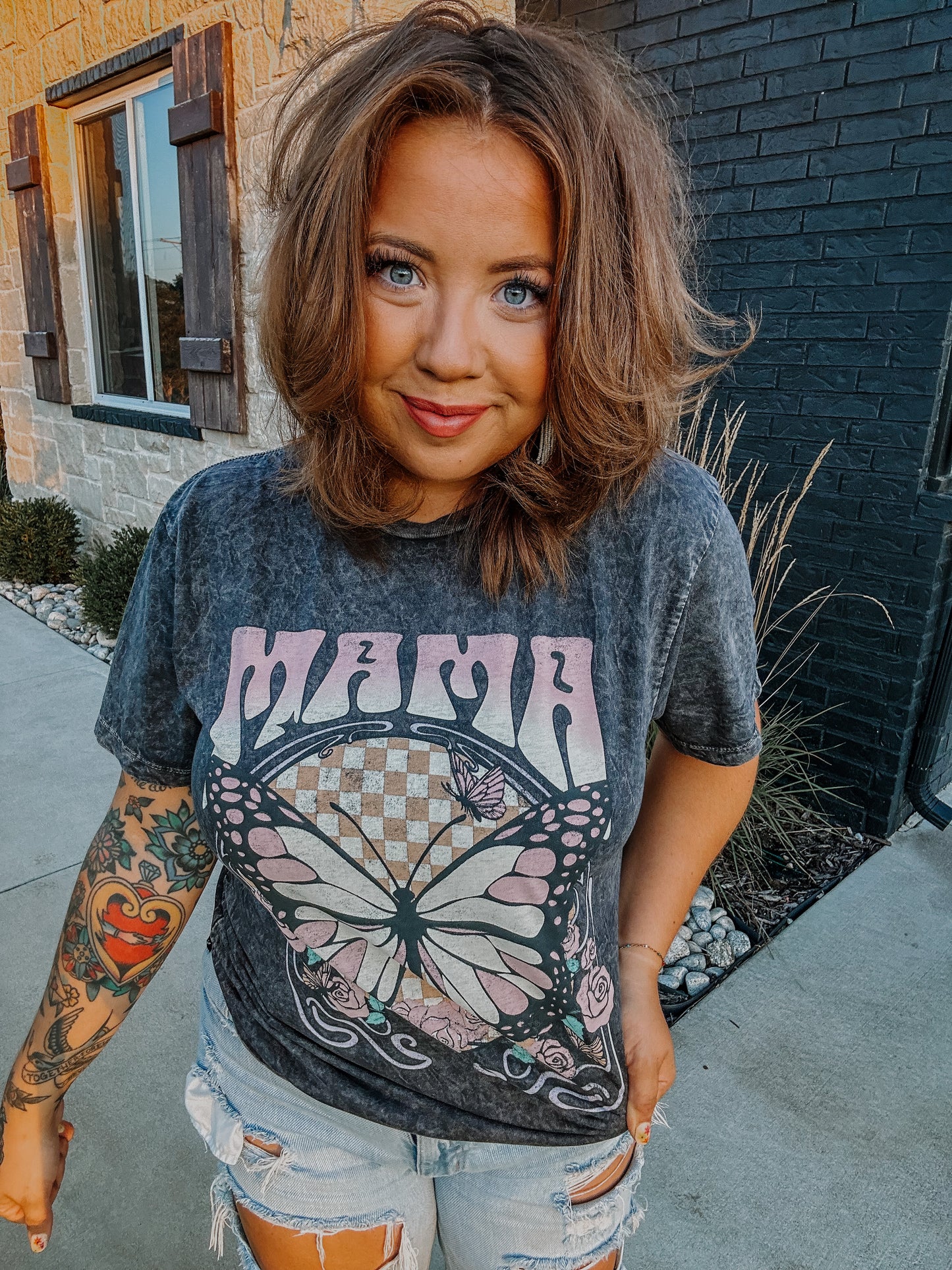Mama Butterfly Graphic in Vintage Black